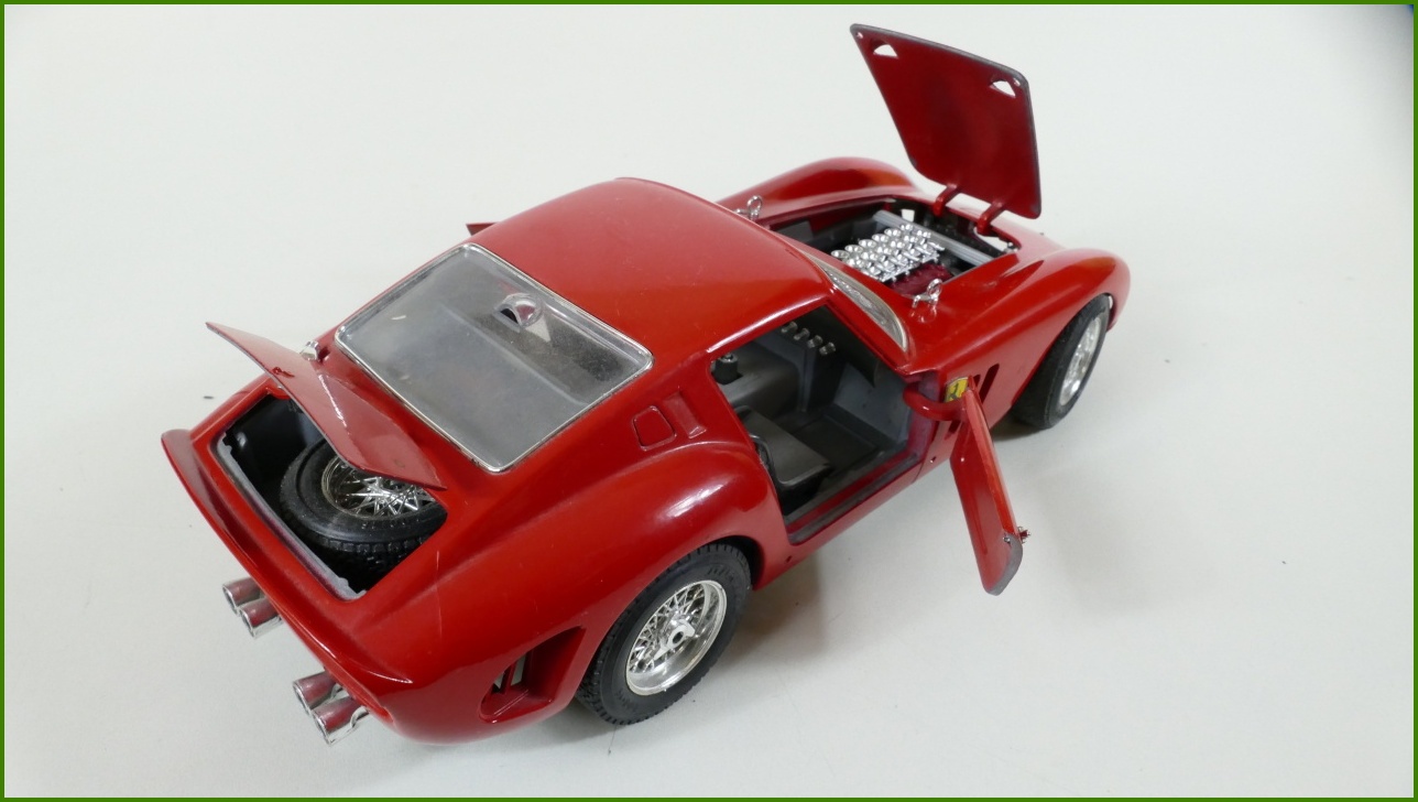 Kovový Model Bburago 1:18 - Ferrari GTO (1962) - Viz Popis