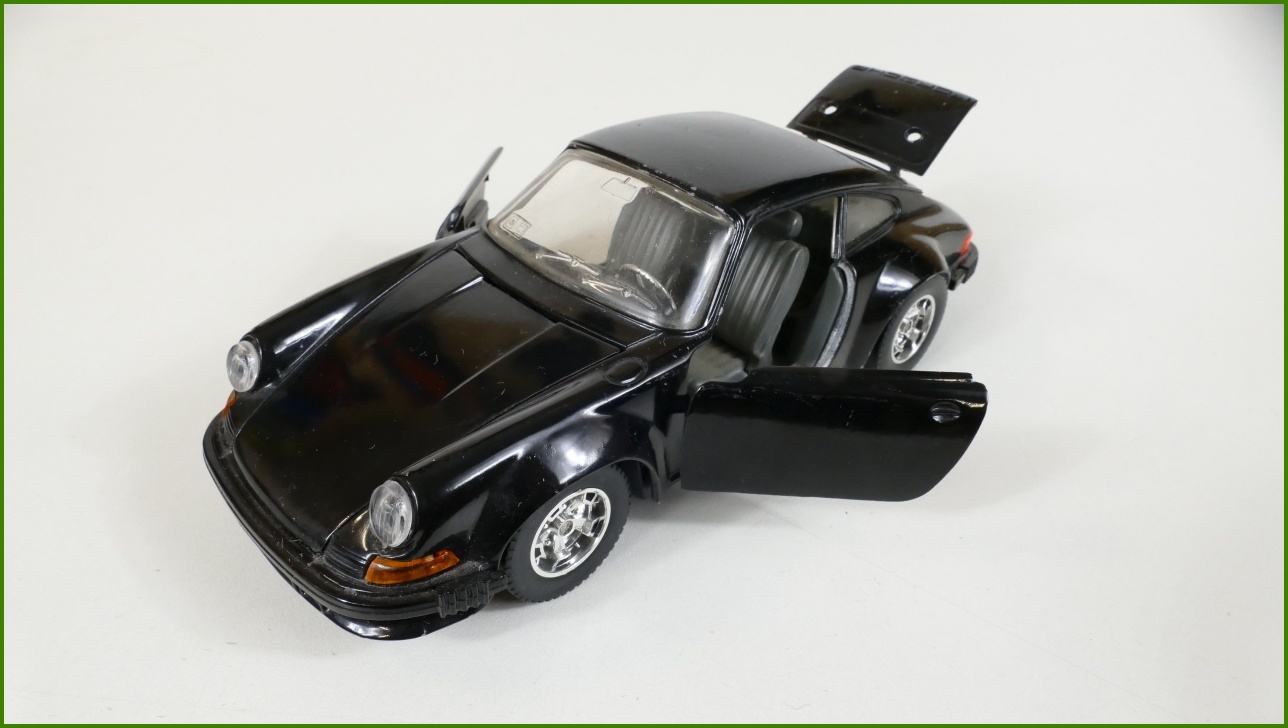 Model Auta Bburago 1:24 - Porsche 911 - Viz Popis