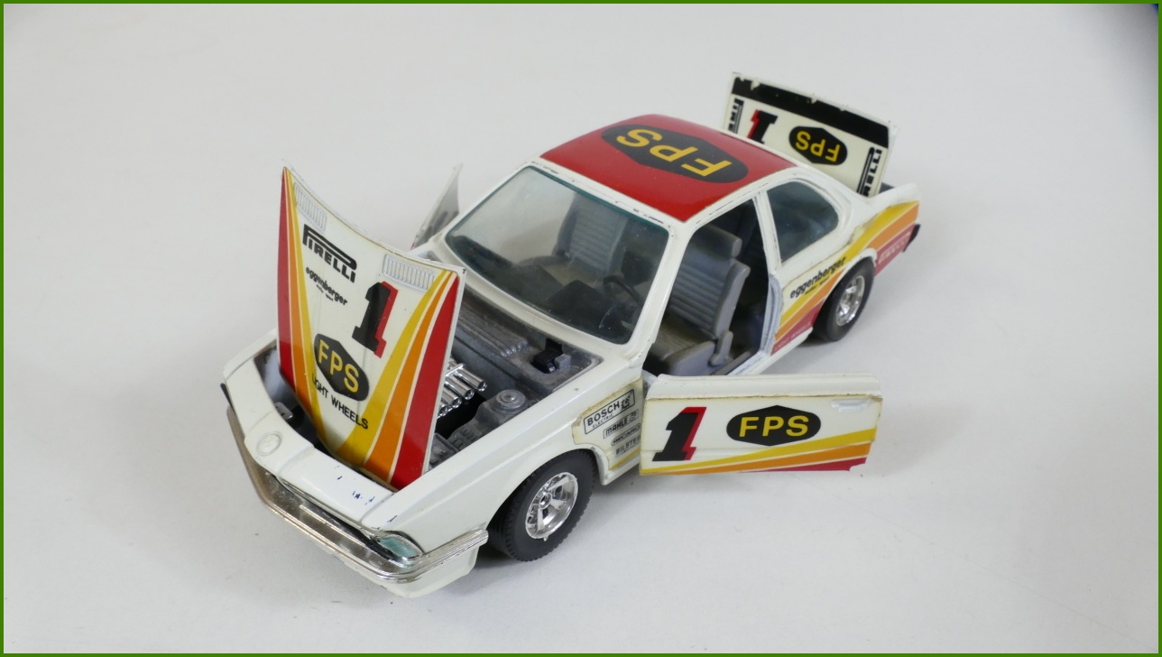 Model Auta Bburago 1:26 - BMW 635 CSi - Viz Popis