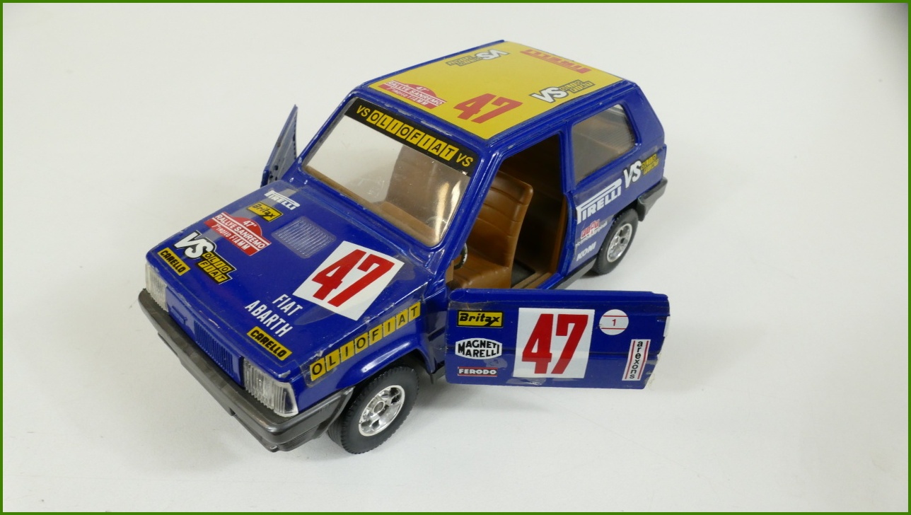 Model Auta Bburago 1:24 - Fiat Panda 45