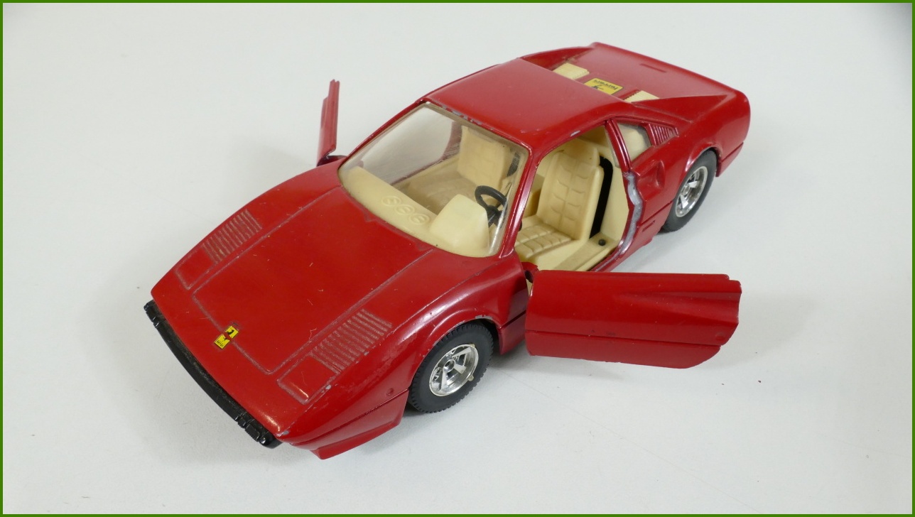 Model Auta Bburago 1:24 - Ferrari 308 GTB