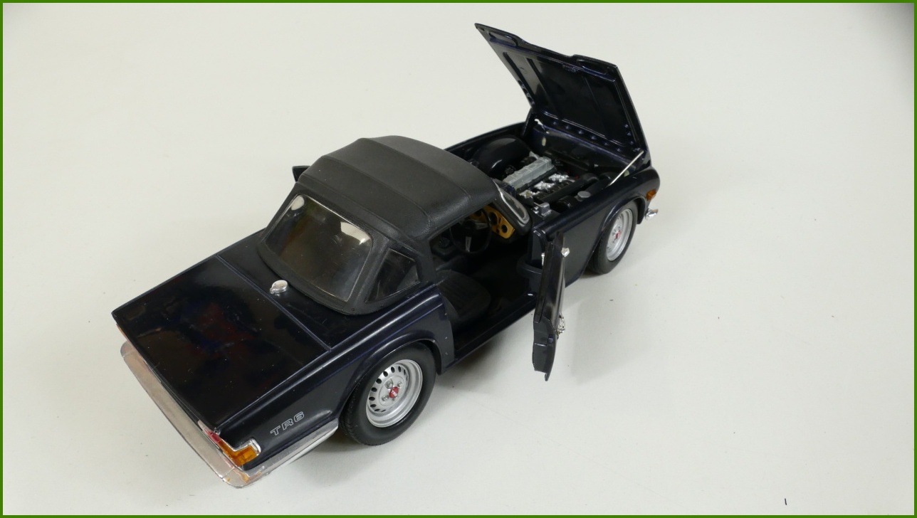 Model Auta ERTL 1:18 Triumph TR6 (1974) - Viz Popis