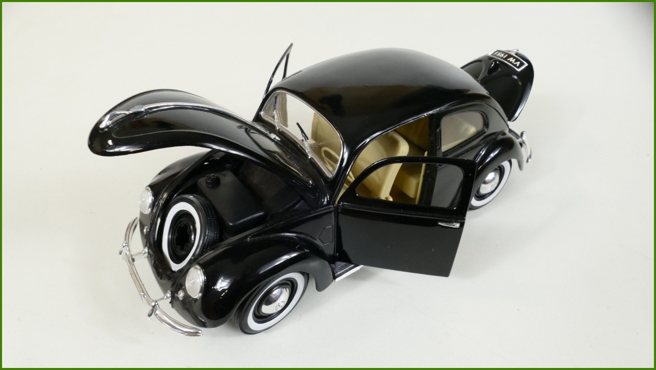 Model Auta Maisto 1:18 Volkswagen Export Sedan (1951)