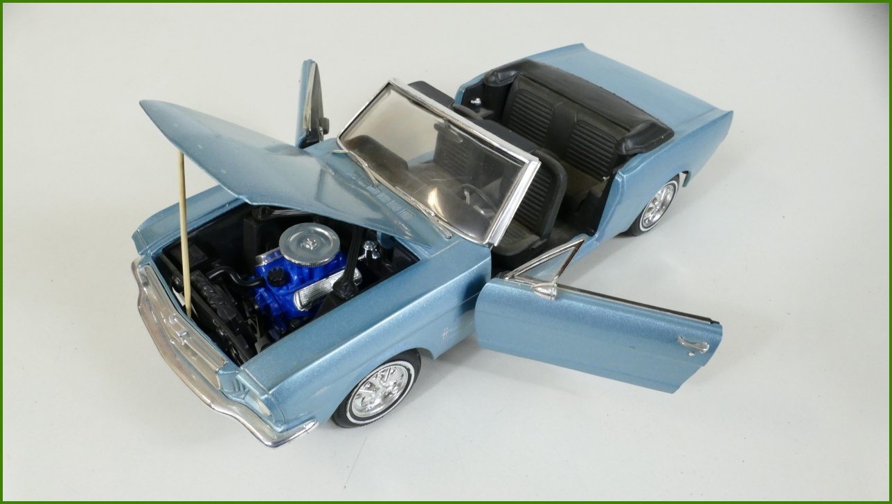 Model Auta Revell 1:18 - Ford Mustang (1965) - Viz Popis