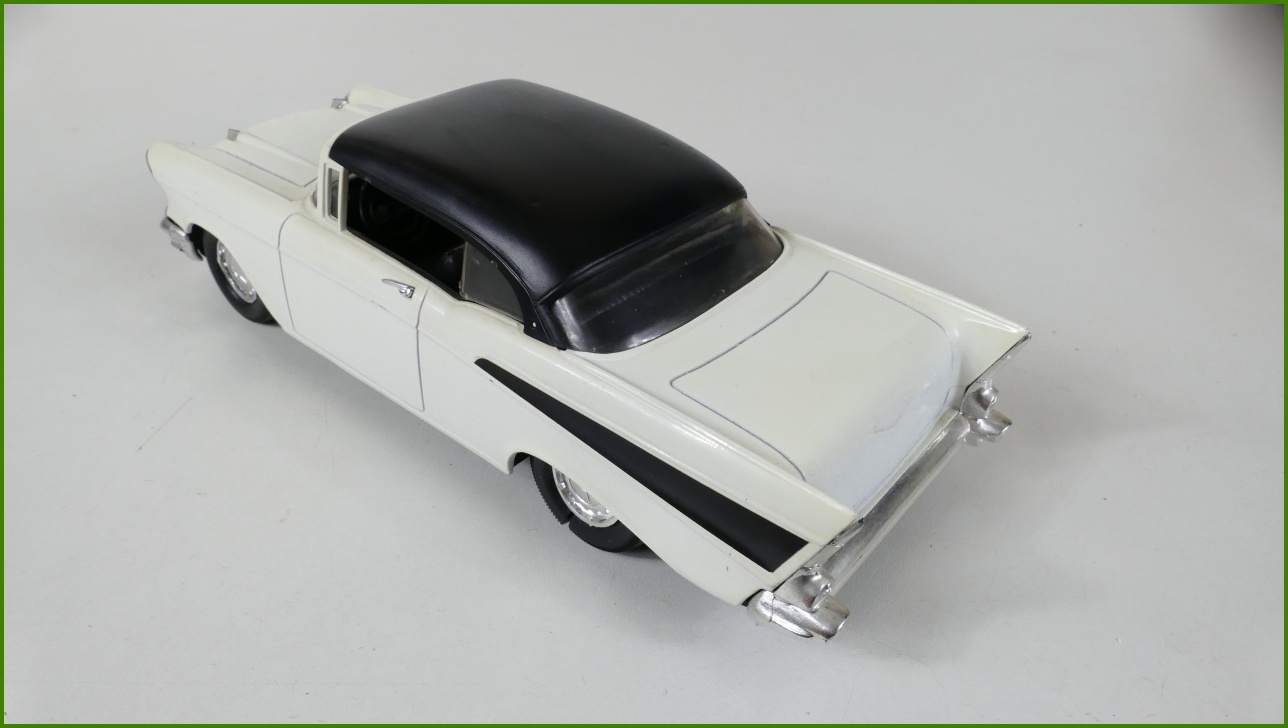 Model Auta Mira 1:24 - Chevrolet Bel Air H.T. - Viz Popis