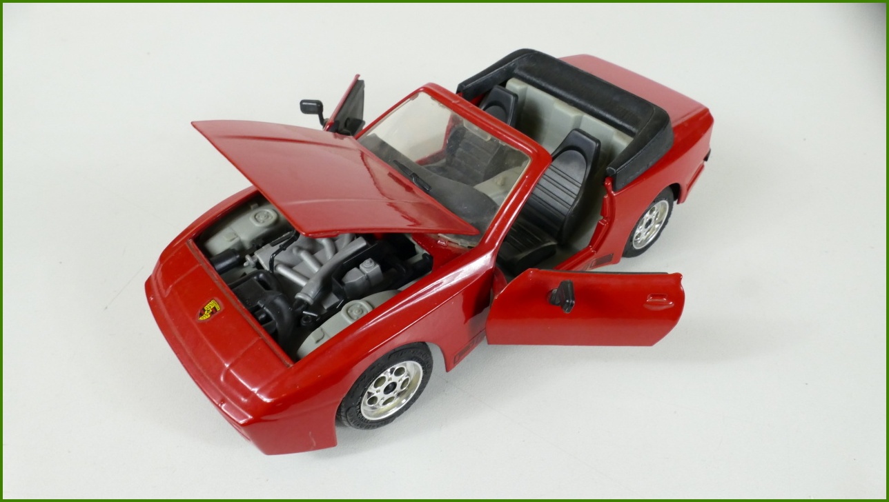 Model Auta Majorette 1:24 - Porsche 944 Turbo