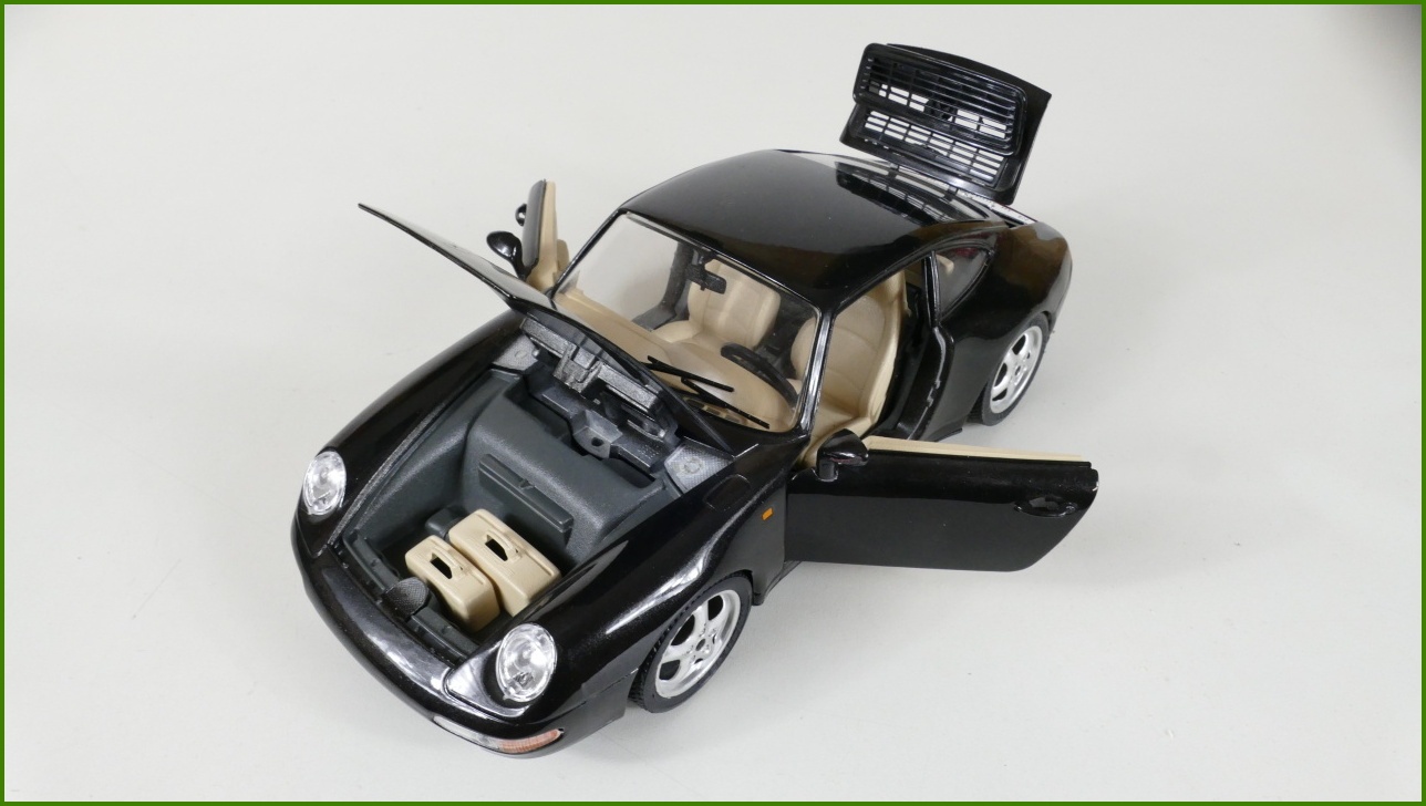 Kovový Model Bburago 1:18 - Porsche 911 Carrera (1993)