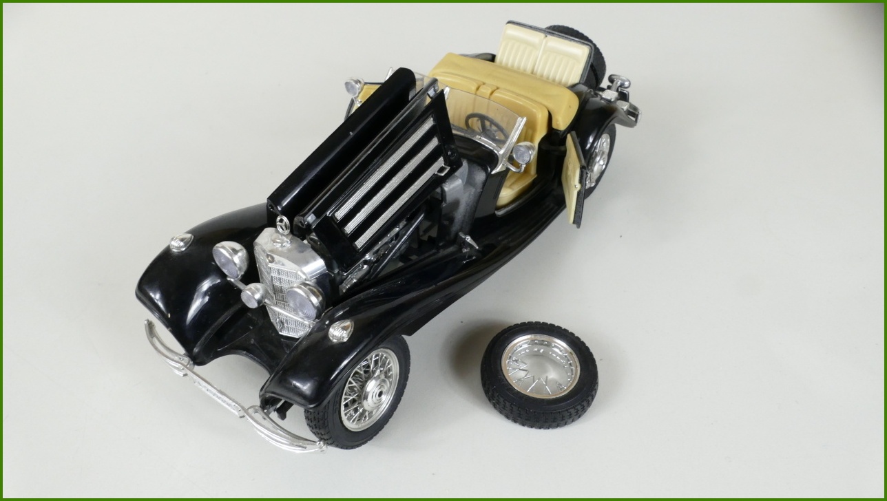 Kovový Model Bburago 1:18 - Mercedes Benz 500 K Roadster (1936) - Viz Popis