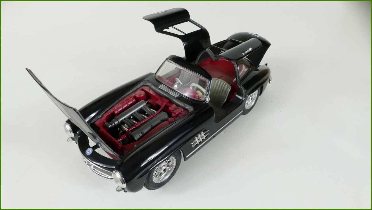 Kovový Model Bburago 1:18 - Mercedes 300 SL (1954) - Viz Popis