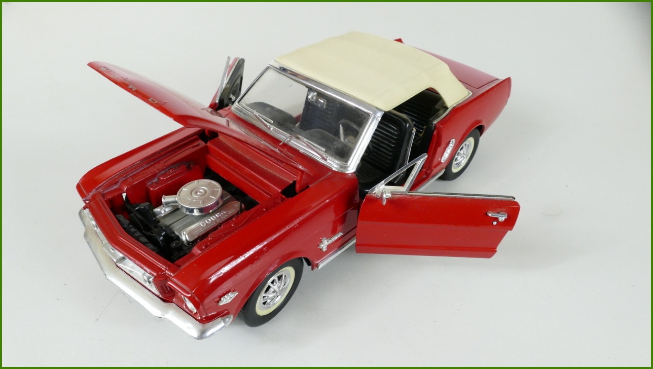 Model Auta MIRA 1:18 - Ford Mustang 1965 - Viz Popis