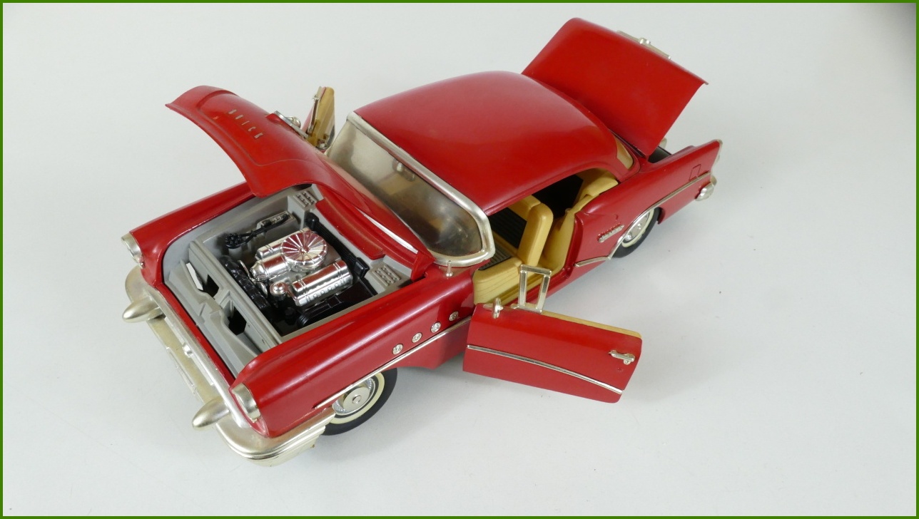 Model Auta MIRA 1:18 - Buick Century - Viz Popis