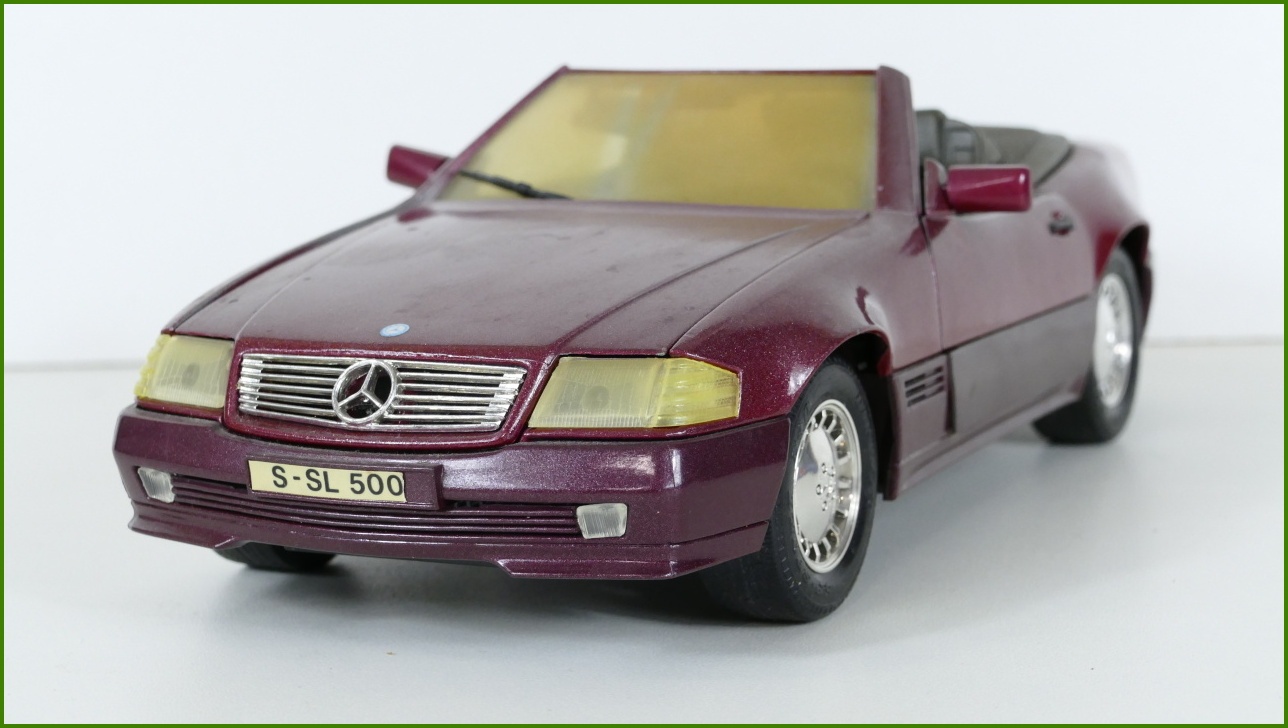 Model Made in Thailand 1:18 - Mercedes-Benz 500 SL (1989) - Viz Popis