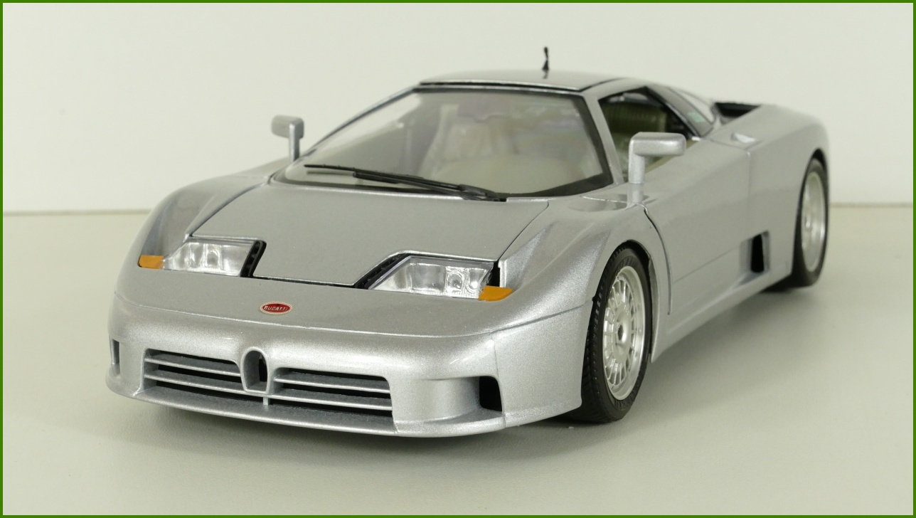 Kovový Model Bburago 1:18 - Bugatti EB 110 (1991) s Krabicí