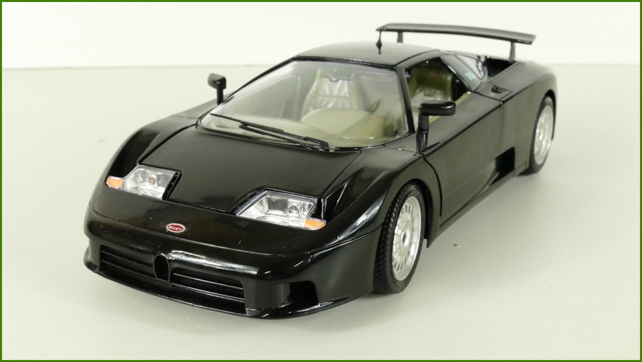 Kovový Model Bburago 1:18 - Bugatti EB 110 (1991) s Krabicí