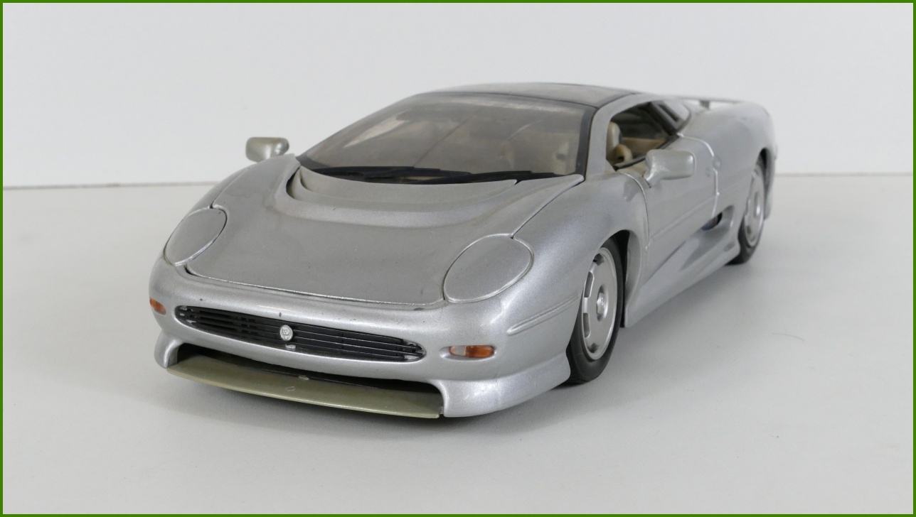 Model Maisto 1:18 - Jaguar XJ220 - Viz Popis