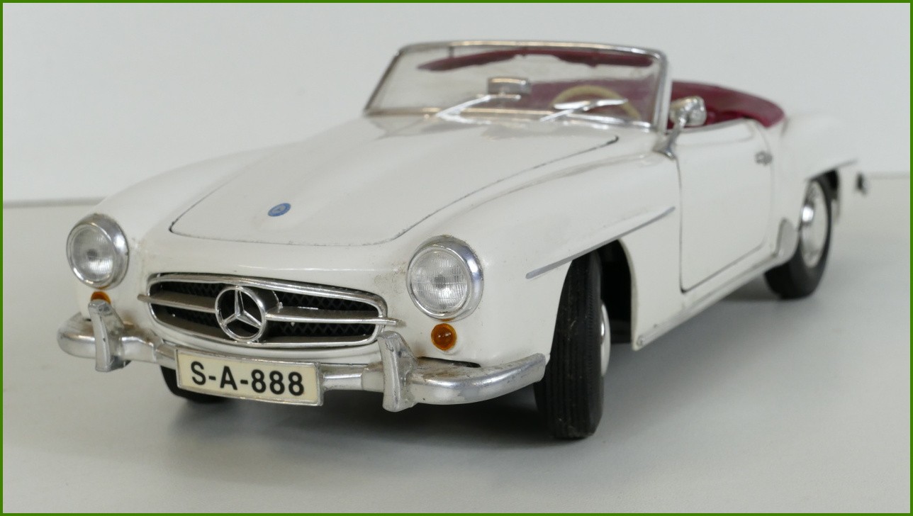Model Maisto 1:18 - Mercedes Benz 190 SL (1955) - Viz Popis