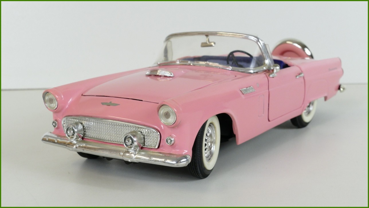 Model Revell 1:18 - Thunderbird