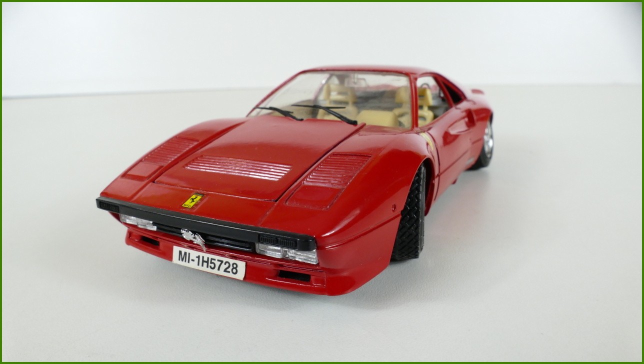 Model Auta Bburago 1:24 - Ferrari GTO (1984)
