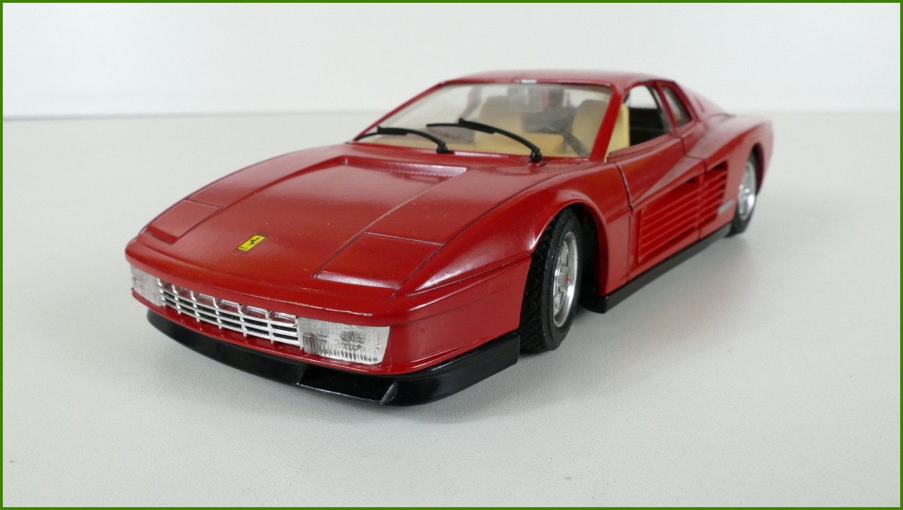 Model Auta Bburago 1:24 - Ferrari Testarossa (1984)