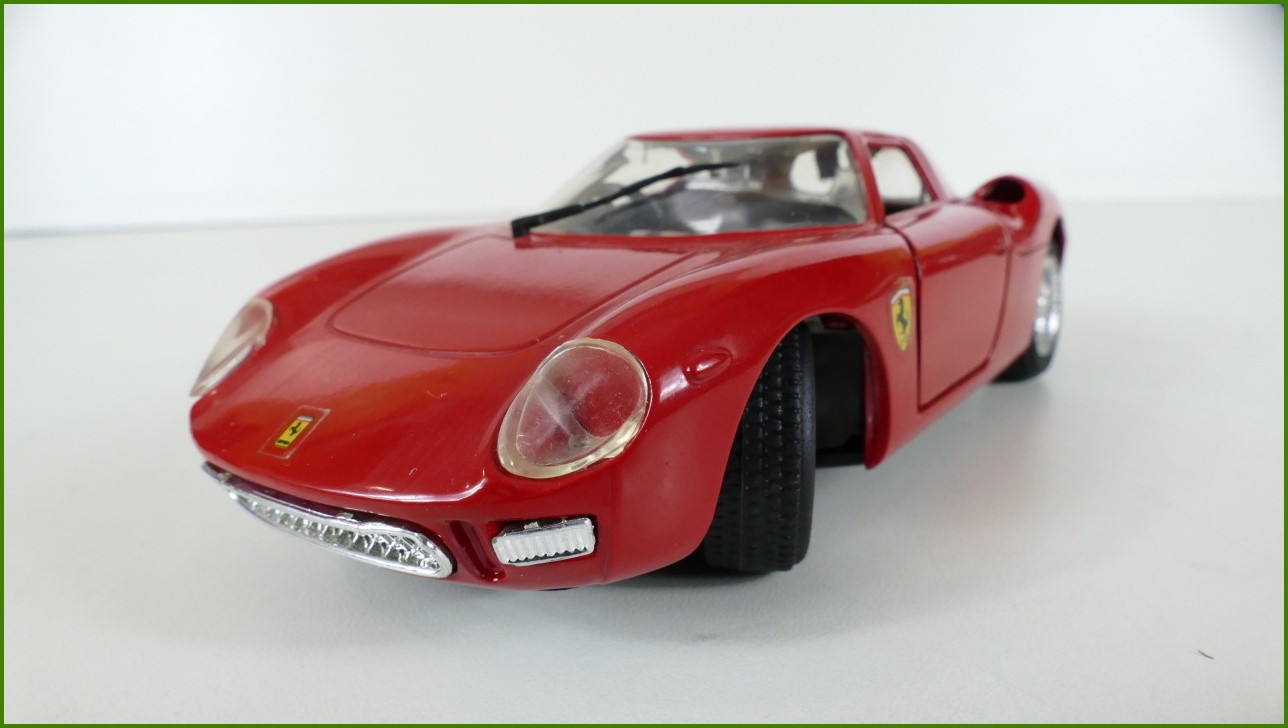 Model Auta Revell 1:24 - Ferrari 250 LM