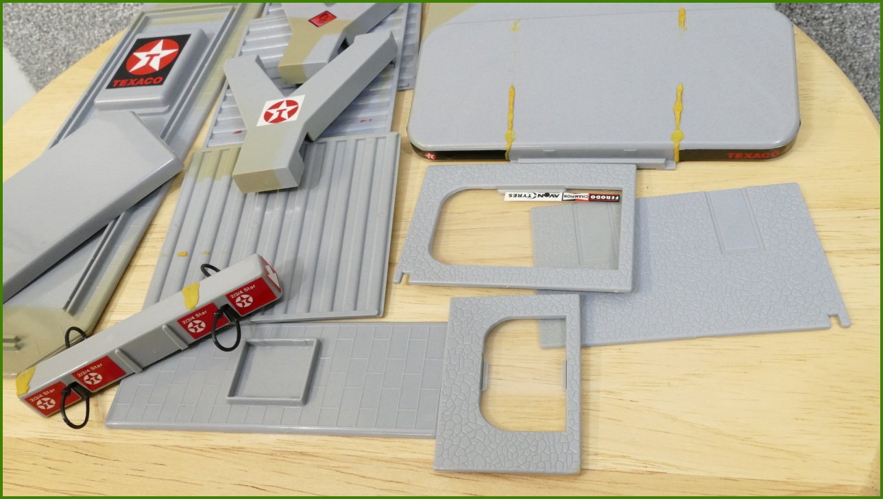 Model Autíčka Matchbox Superkings - K-135 - Mercedes Benz Garage Transporter - ulomená zrcátka, stav viz fotky