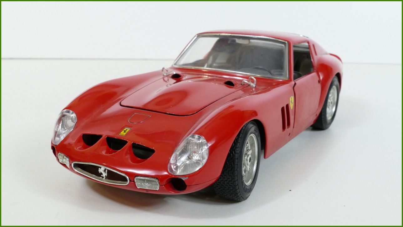 Kovový Model Bburago 1:18 - Ferrari GTO (1962) - Viz Popis