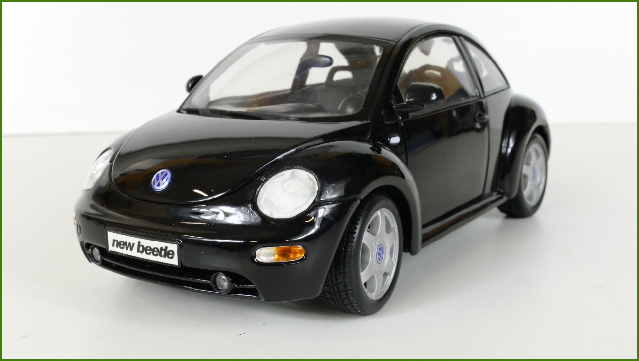Model Maisto 1:18 - Volkswagen New Beetle - Viz Popis