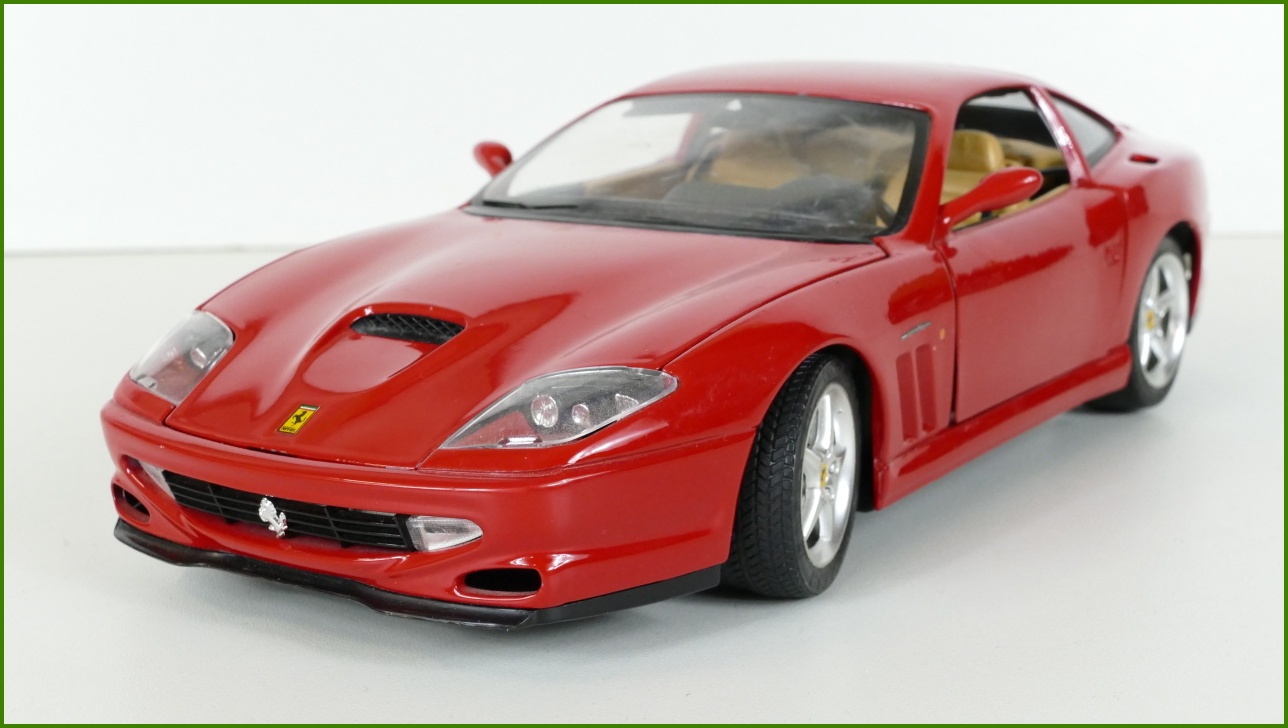 Kovový Model Bburago 1:18 - Ferrari 550 Maranello (1996)