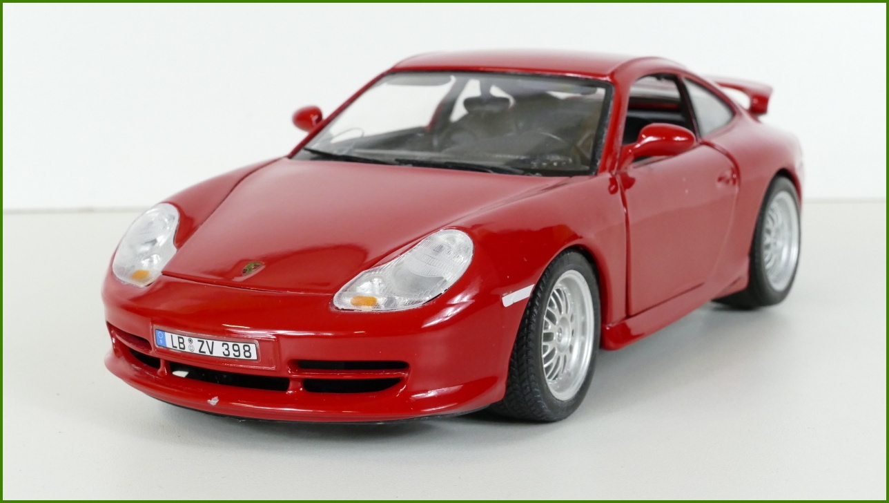 Kovový Model Bburago 1:18 - Porsche Carrera 911 (1997) - Viz Popis