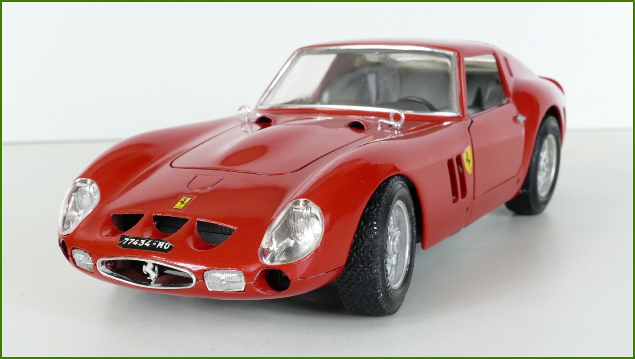 Kovový Model Bburago 1:18 - Ferrari GTO (1962)
