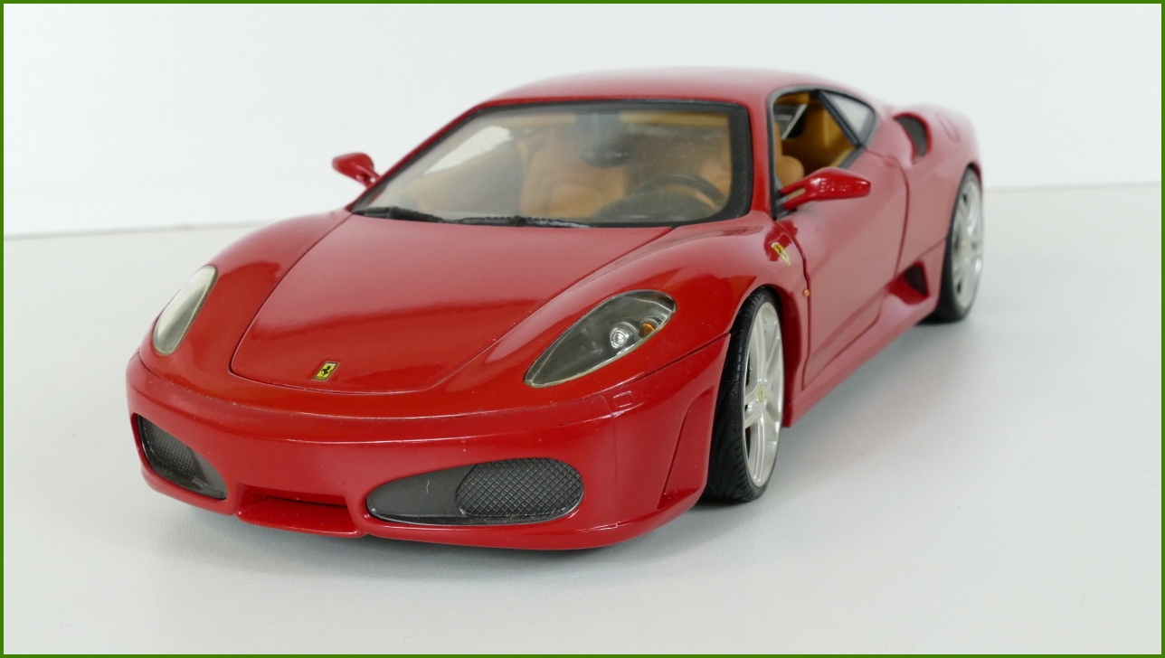Model Hot Wheels 1:18 - Ferrari F430