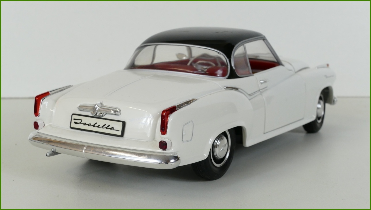 Model Auta Revell 1:18 - Borgward Isabella
