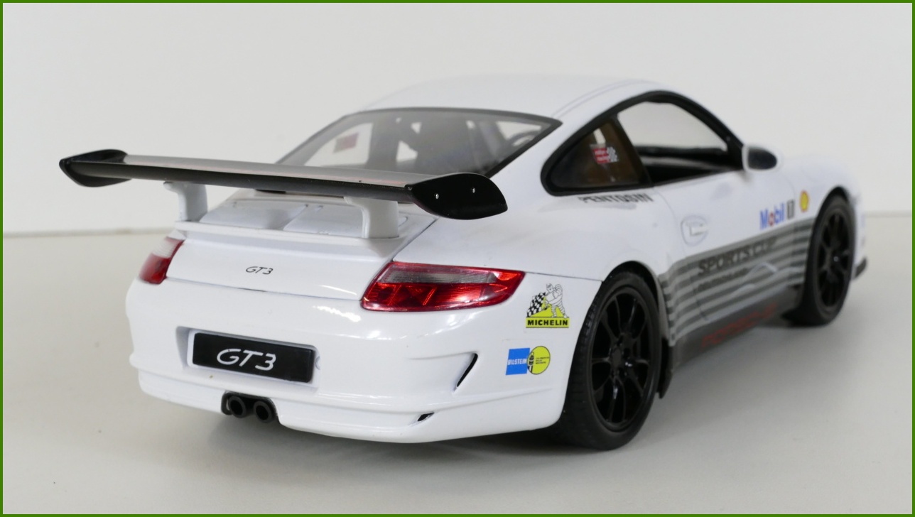 Model Auta Welly 1:18 - Porsche 911 (997) GT3 RS