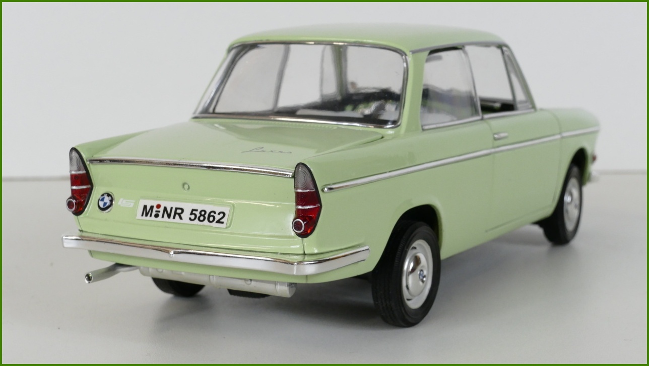 Model Auta Signature 1:18 - BMW LS Luxus 1962