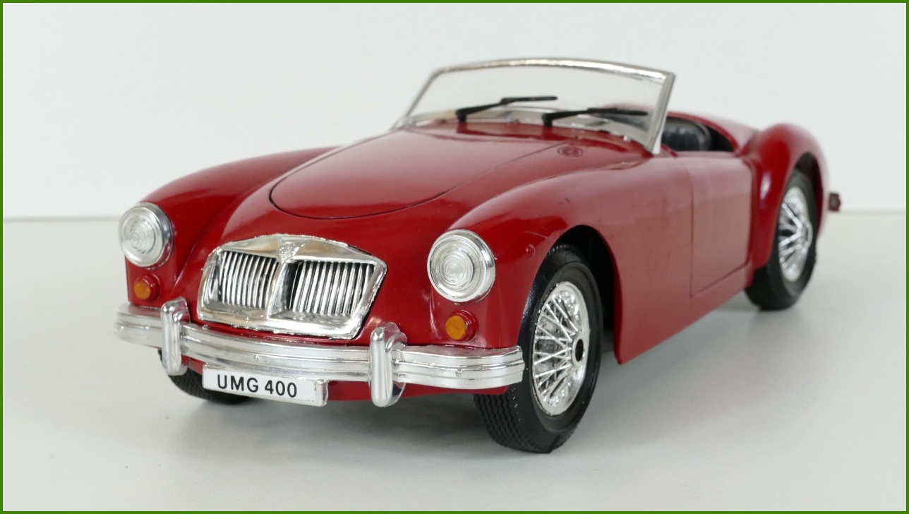 Model Auta Polistil 1:16 - MGA Twin-Cam - Viz Popis