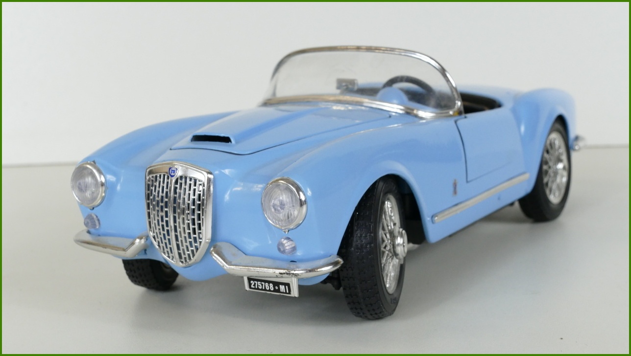 Kovový Model Bburago 1:18 - Lancia Aurelia B24 Spider (1955)