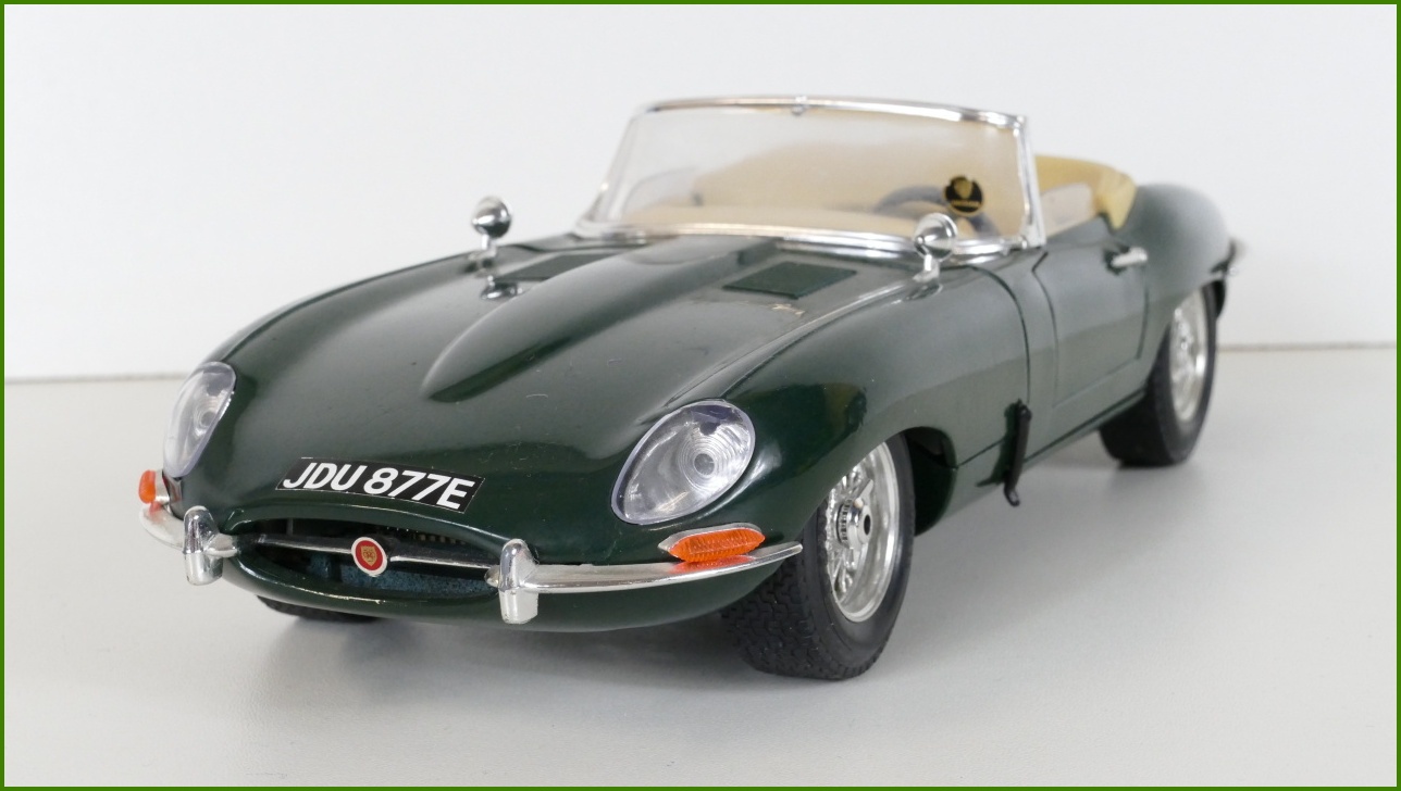 Kovový Model Bburago 1:18 - Jaguar "E" (1961) - Viz Popis