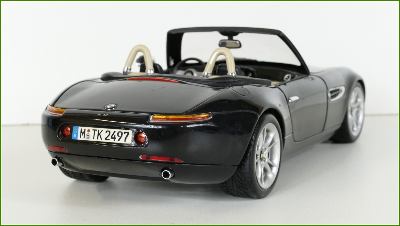 Model Auta Kyosho 1:18 - BMW Z8 - Viz Popis