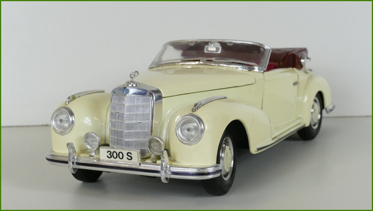 Model Auta Maisto 1:18 - Mercedes-Benz 300S (1955) - Viz Popis