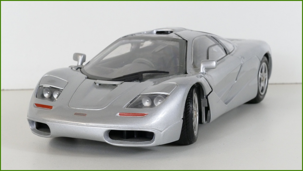 Model Auta Maisto 1:18 - McLaren F1 (1993) - Viz Popis