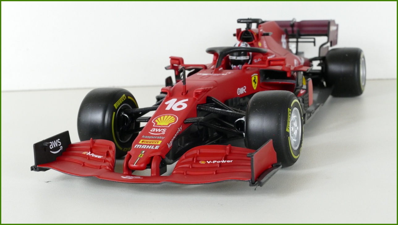 Model Formule Bburago 1:18 - F1 SF21 - Charles Leclerc s Krabicí
