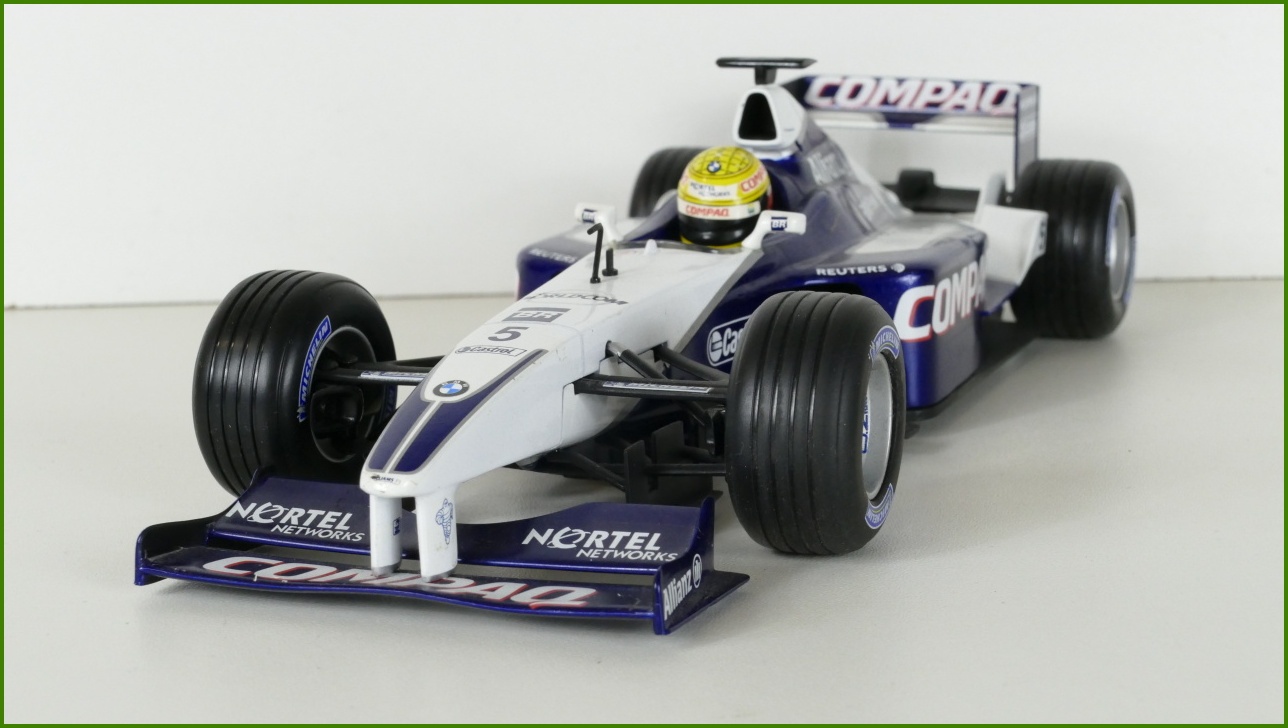 Model Formule Hot Wheels 1:18 - Williams F1 FW23 - Ralf Schumacher s Krabicí