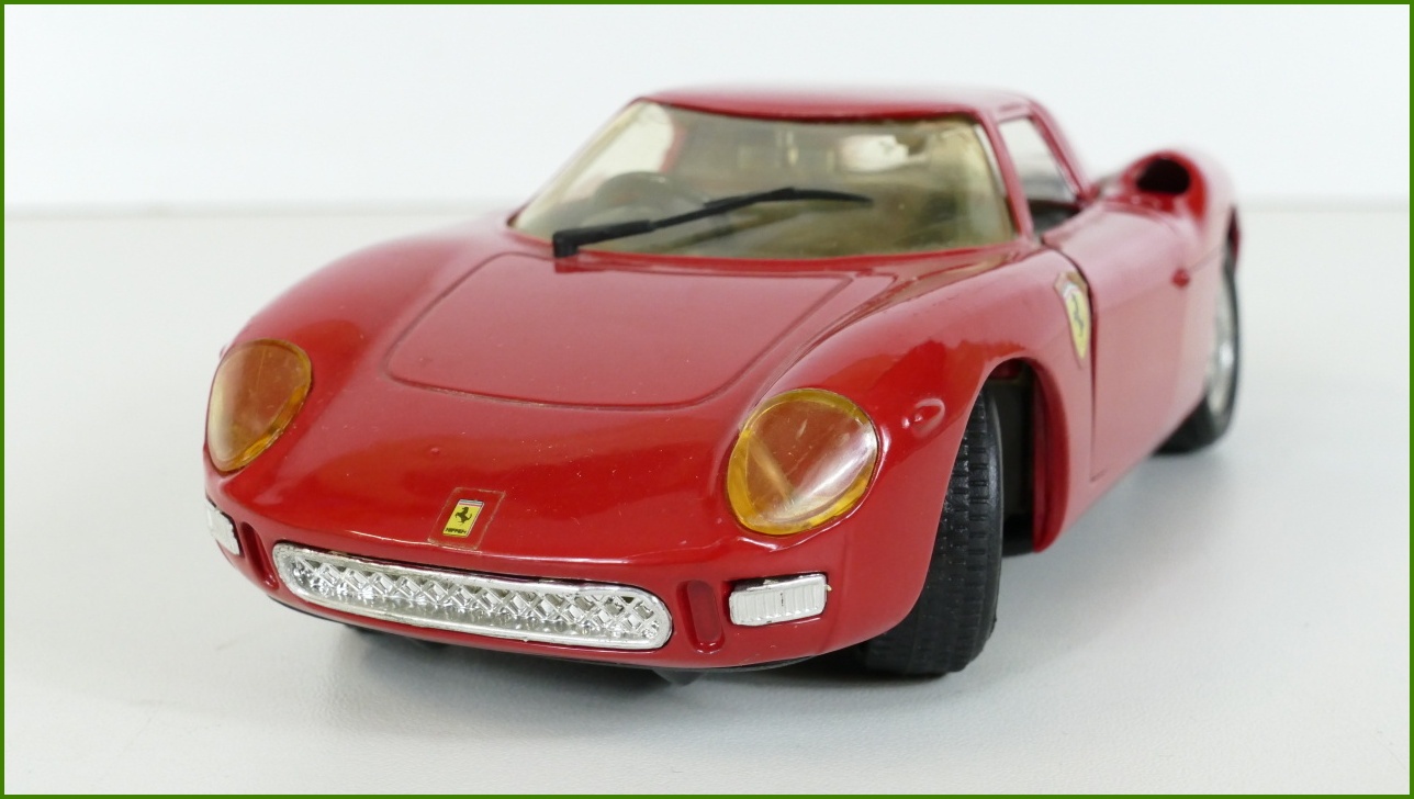 Model Auta Revell 1:24 - Ferrari 250 LM