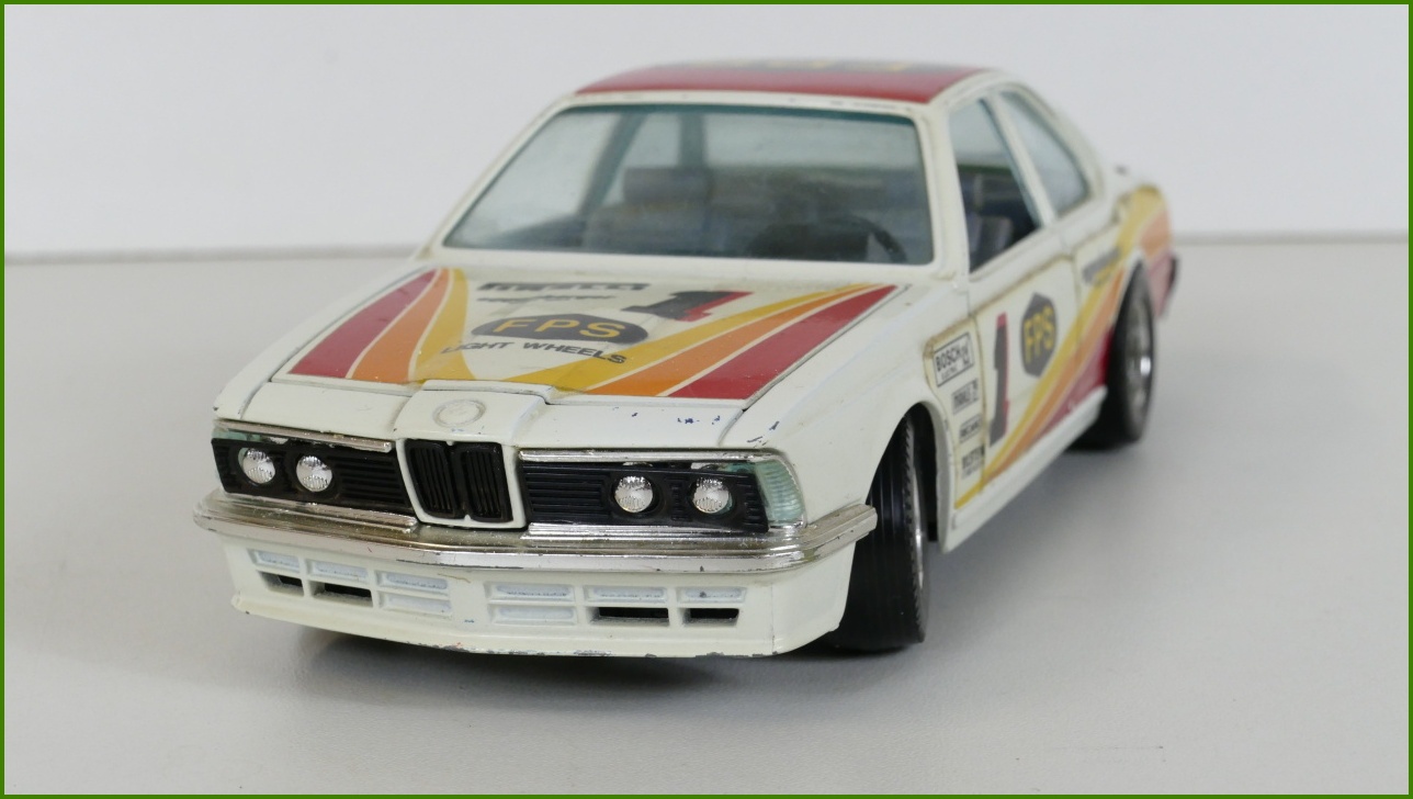 Model Auta Bburago 1:26 - BMW 635 CSi - Viz Popis