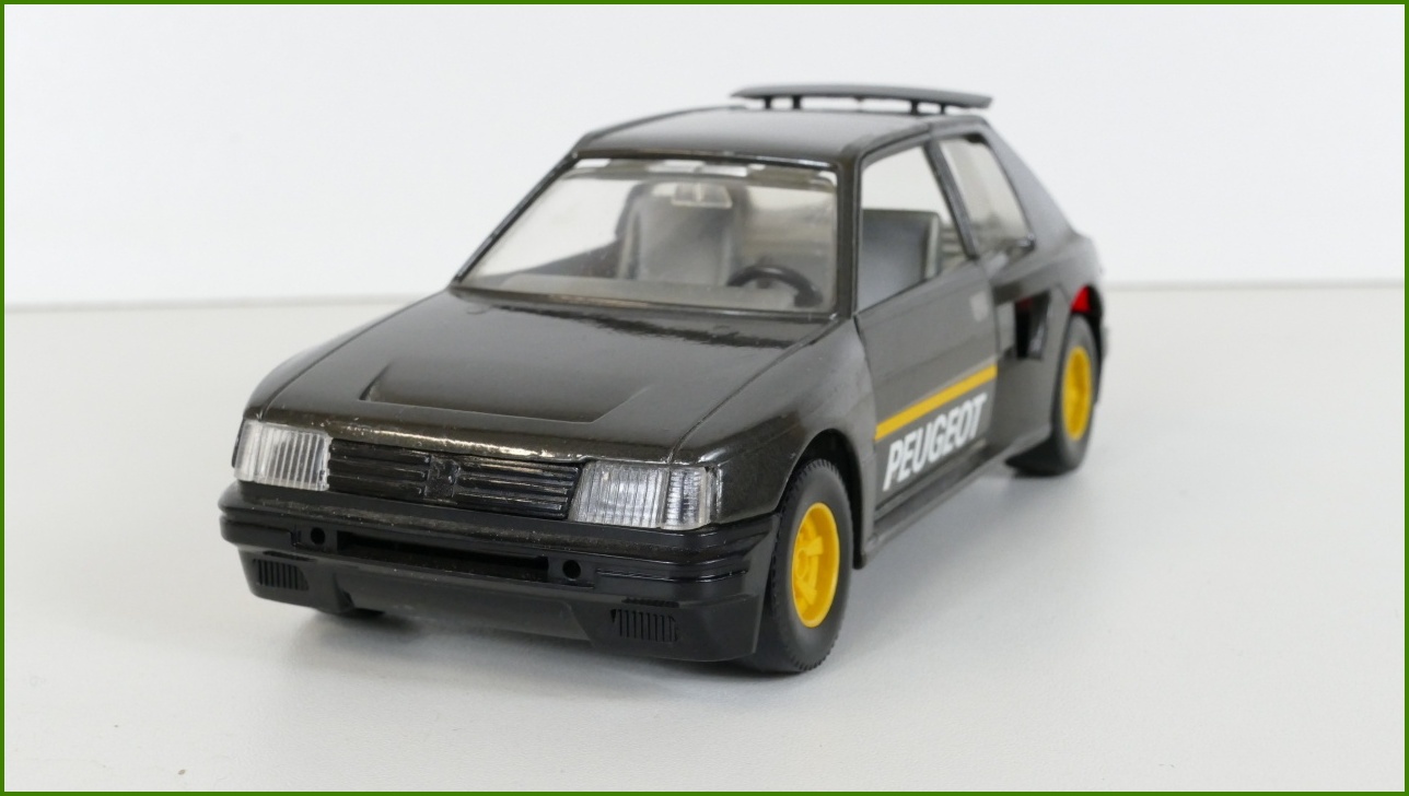 Model Auta Bburago 1:25 - Peugeot 205 Turbo