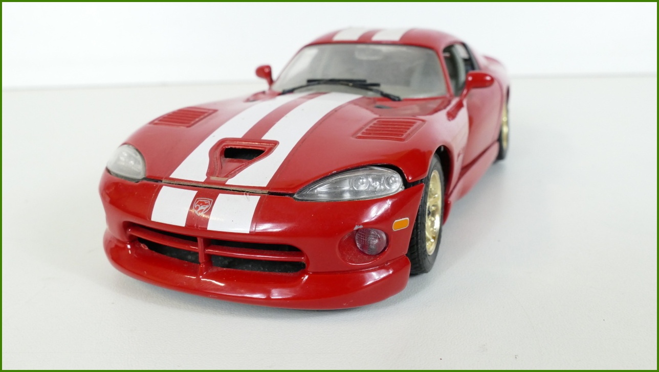 Model Auta Bburago 1:24 - Dodge Viper GTS Coupe - Viz Popis