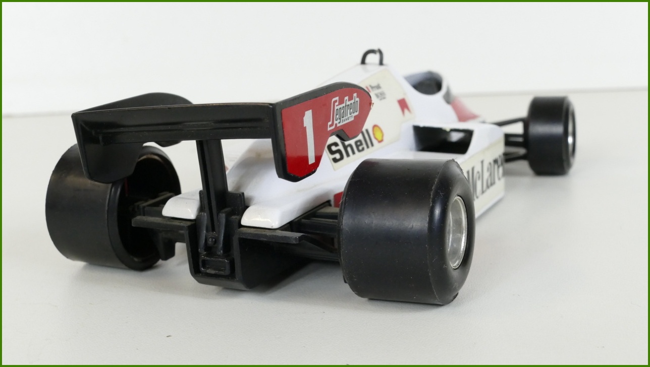 Model Auta Bburago 1:24 - Mc Laren MP4/2 - Viz Popis