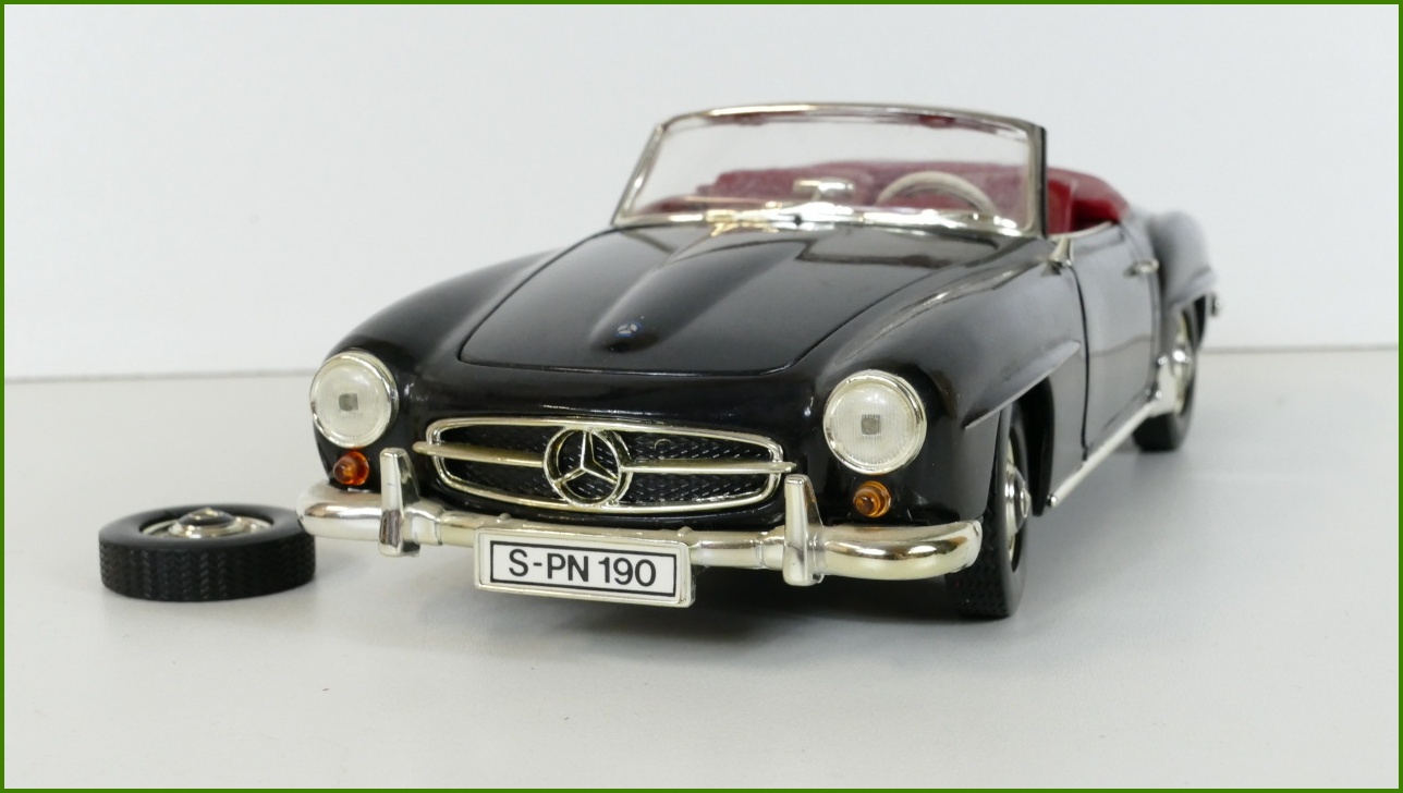 Model Auta ERTL 1:18 Mercedes-Benz 190SL - Viz Popis