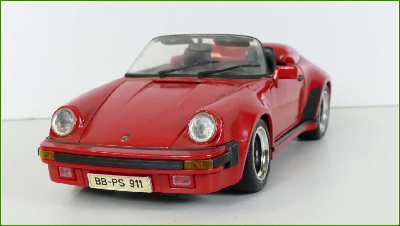 Model Auta Maisto 1:18 - Porsche 911 Speedster (1989) s Podstavcem - Viz Popis