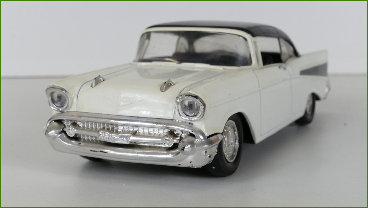 Model Auta Mira 1:24 - Chevrolet Bel Air H.T. - Viz Popis